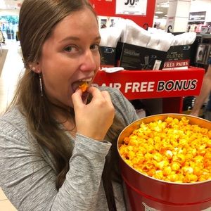 Meet your Posher, Maggie